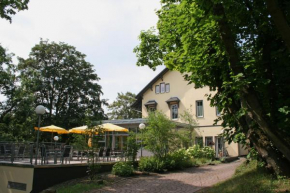 Гостиница Gästehaus Am Luisenpark  Эрфурт